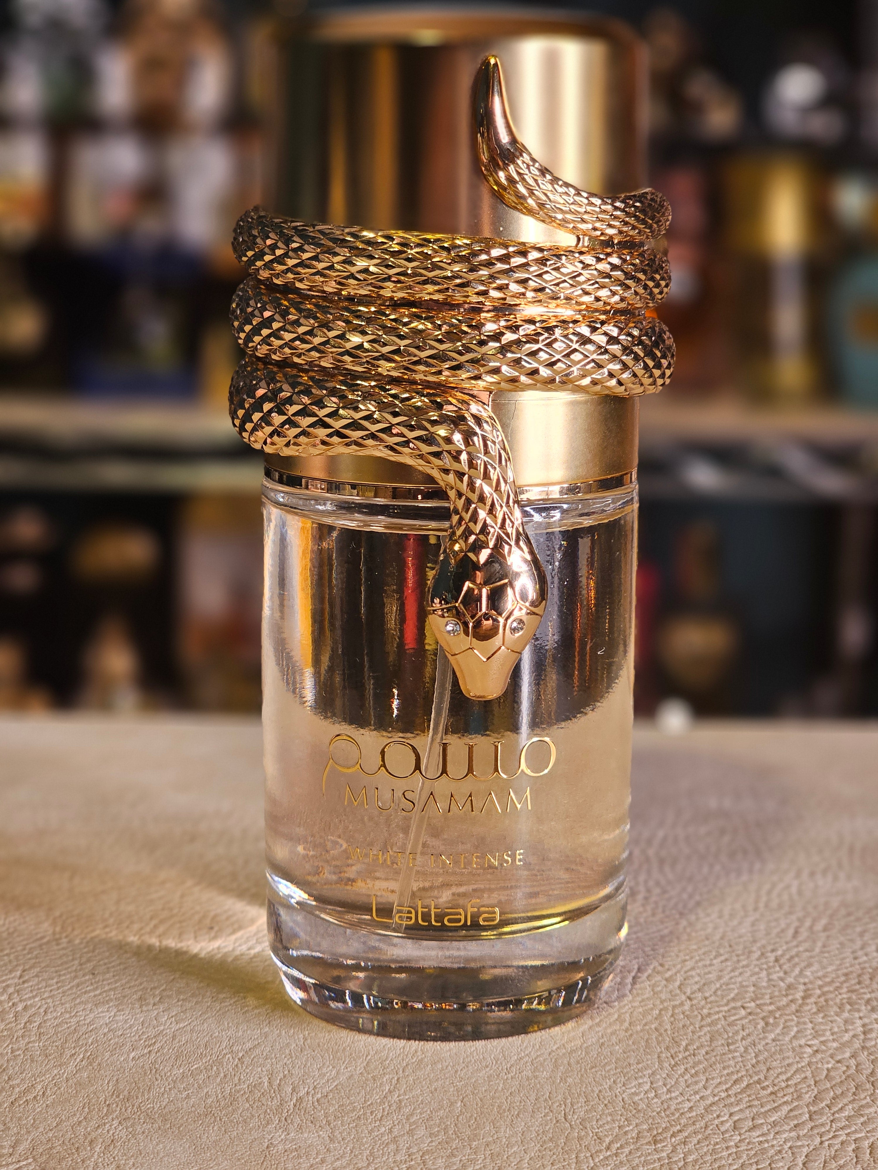 Musamam White Intense de Lattafa — presentación y empaque Limbiq Scents