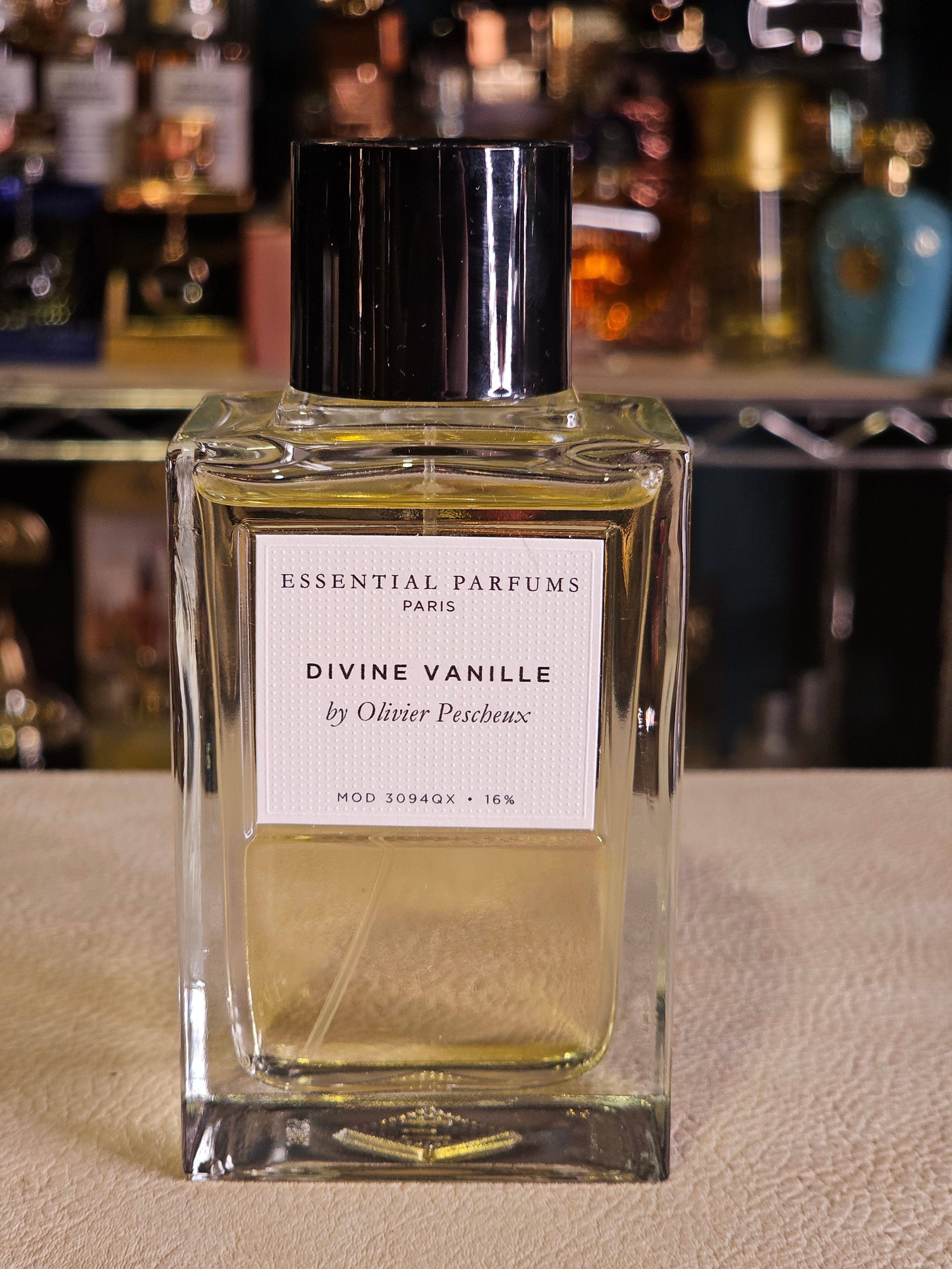 Divine Vanille de Essential Parfums — presentación y empaque Limbiq Scents