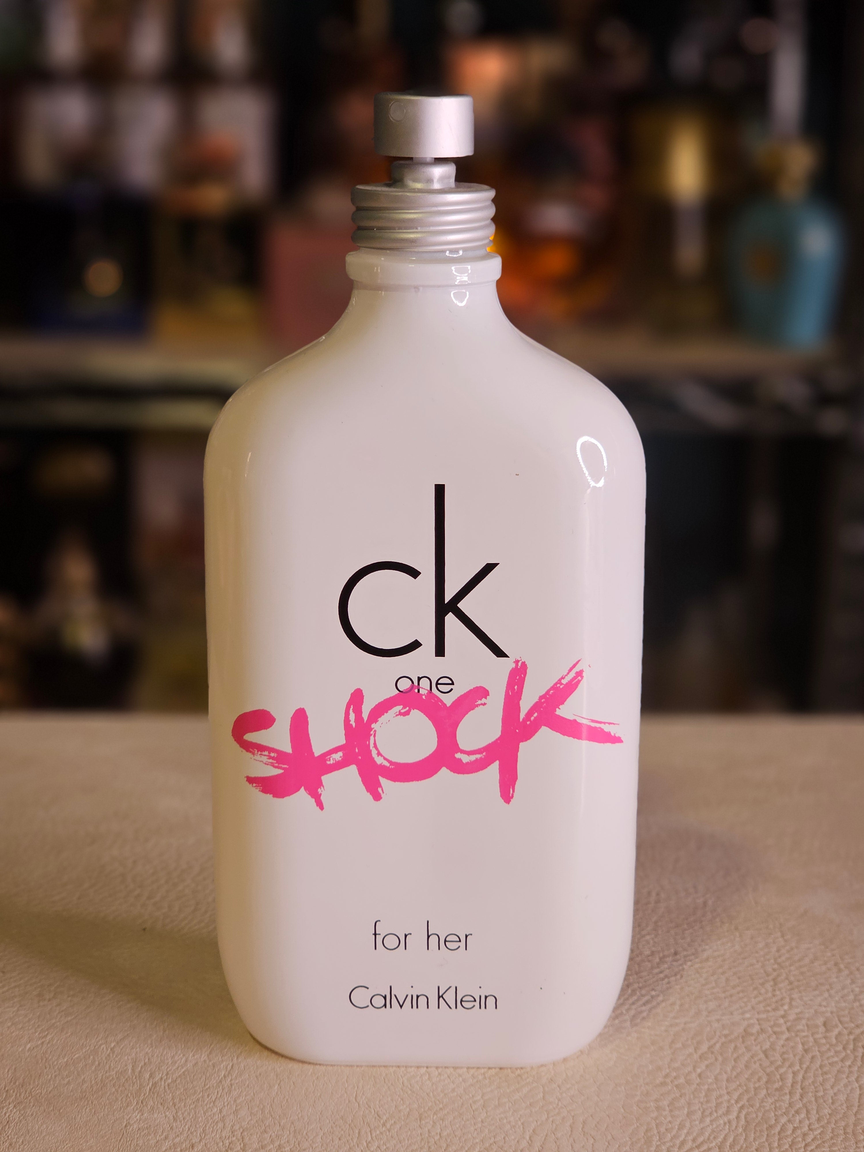 CK One Shock For Her de Calvin Klein — presentación y empaque Limbiq Scents