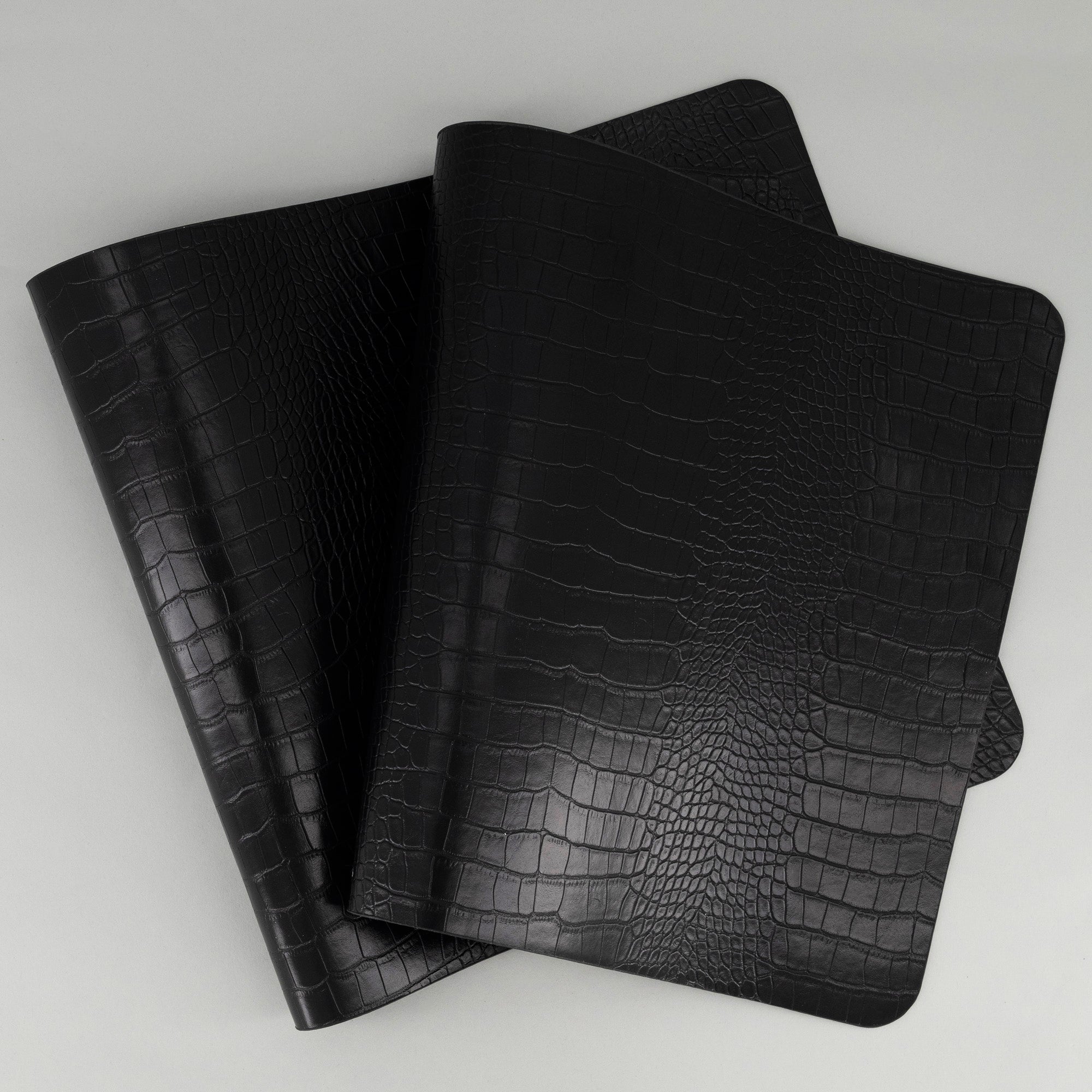 Mantel individual rectangular negro, piel sintética de cocodrilo modelo Bertha